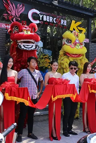 KHAI TRƯƠNG<br>PHÒNG MÁY